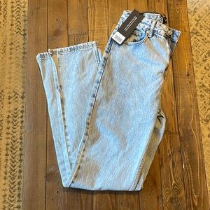 White Fox Boutique Split Hem Straight Leg Jeans! Never worn, still tags on!